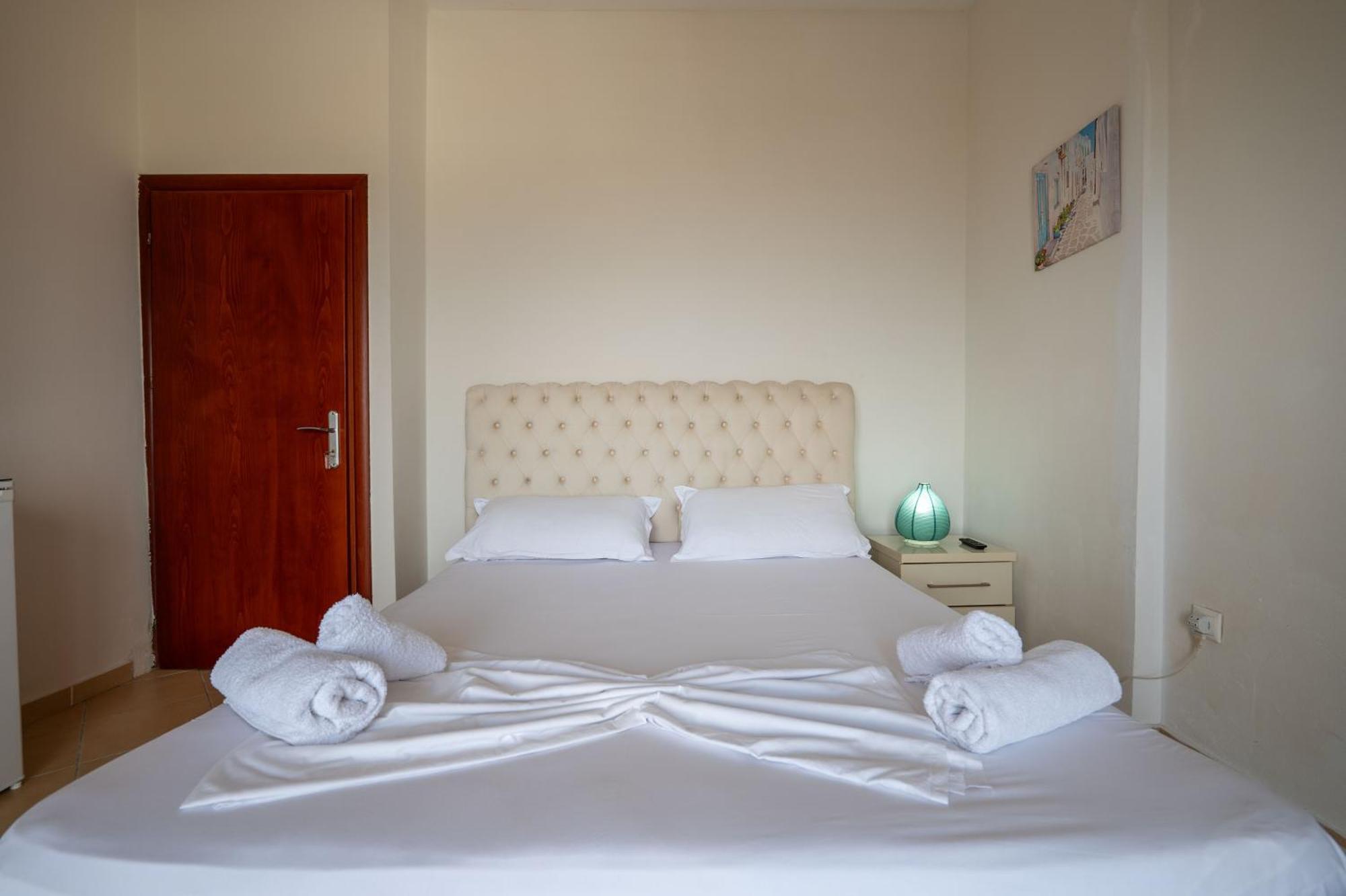 Vila Flamuri Sarandë 外观 照片